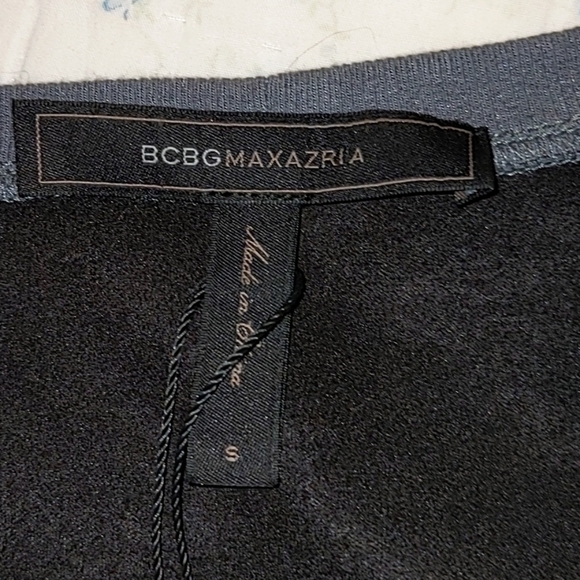 BCBGMAXAZRIA FAUX LEATHER TOP - Picture 4 of 6